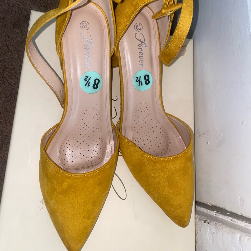 Womens heels/ Brand Forever/ beautiful color and comfortable